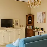 Tina's House * קליארי