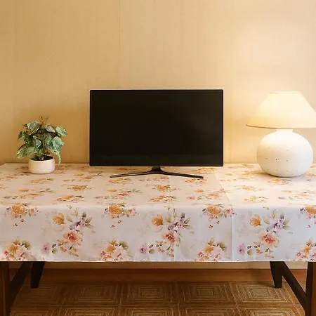 Tina' S House Apartman *